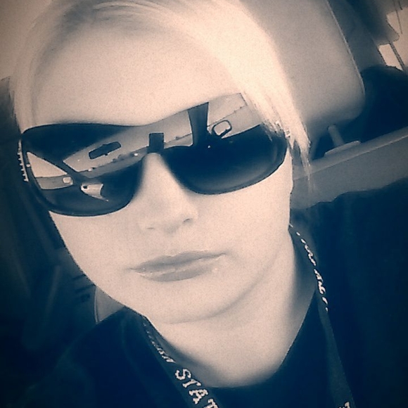 Meet your Posher, Alexis - Picture 1 of 1